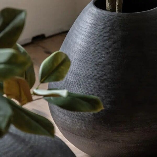 Artistic Aluminium Vase Chatai - Image 3